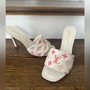 BRAND NEW / NEVER WORN Louis Vuitton Revival Mules